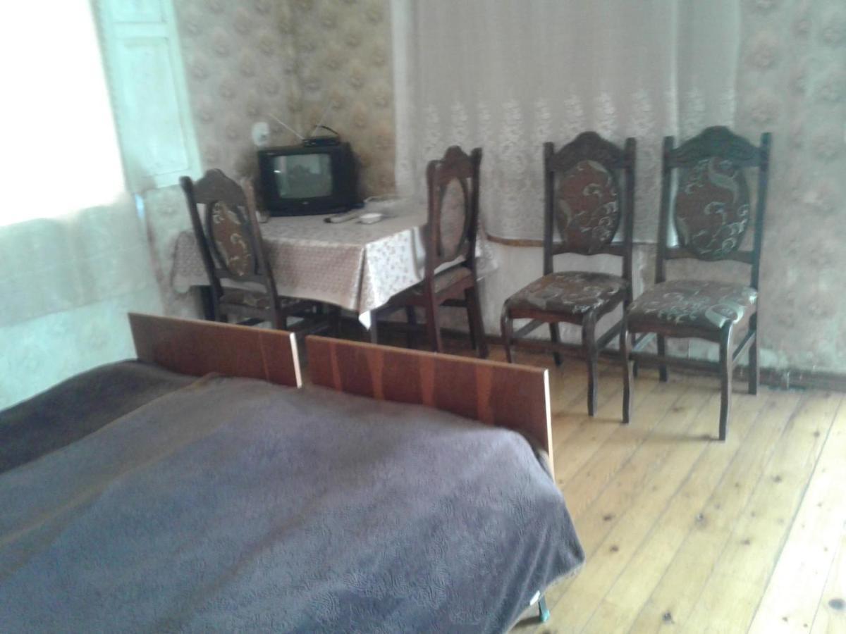 Levani's GuestHouse Zugdidi Extérieur photo