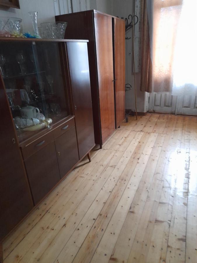 Levani's GuestHouse Zugdidi Extérieur photo