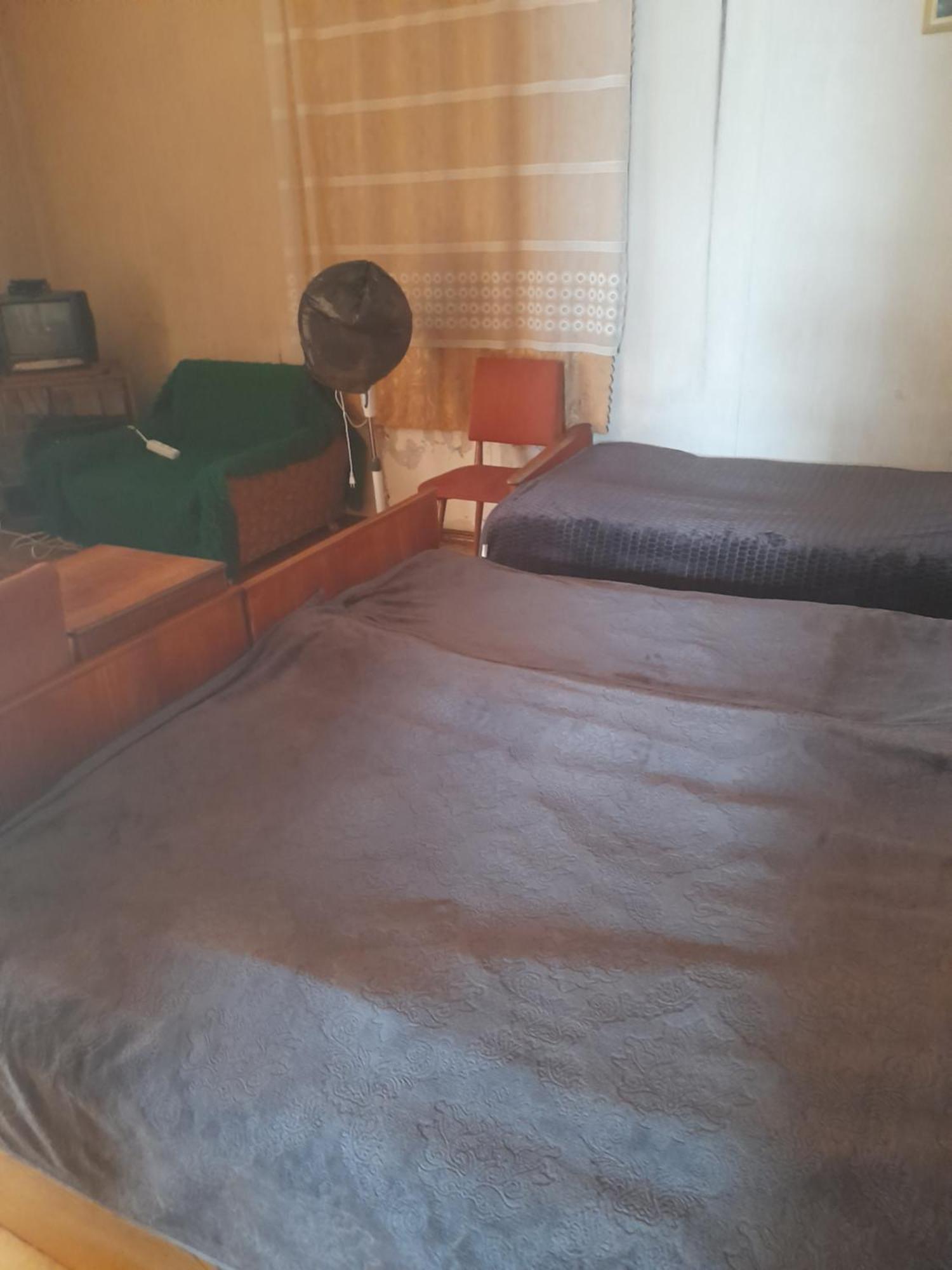 Levani's GuestHouse Zugdidi Extérieur photo