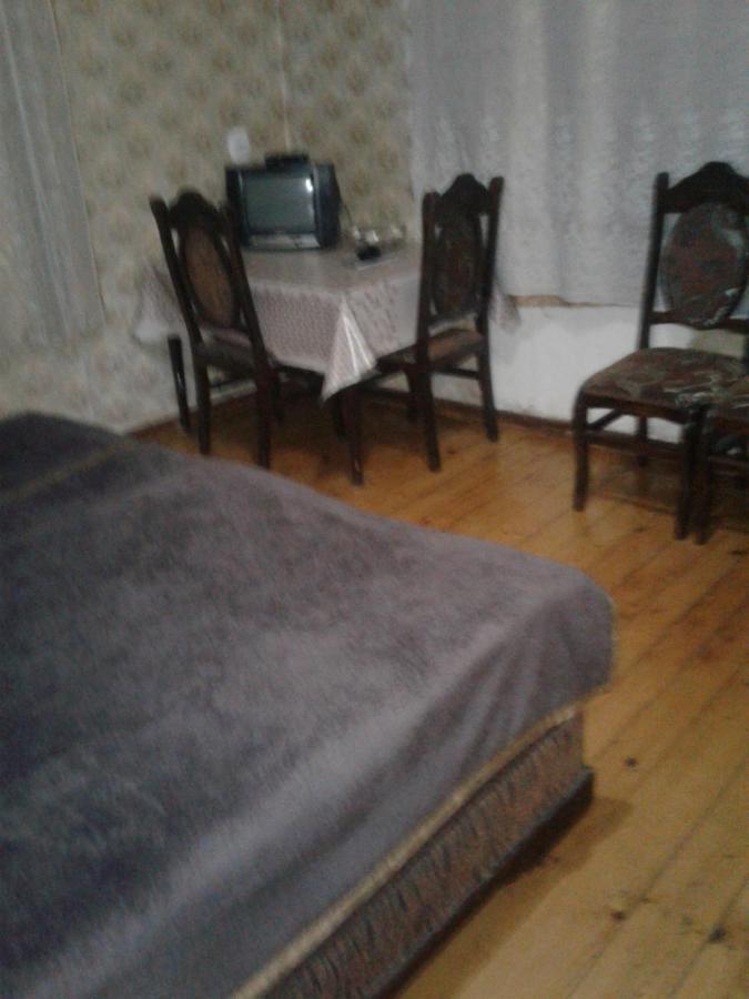 Levani's GuestHouse Zugdidi Extérieur photo